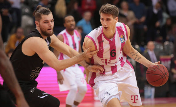 都有亮眼表 都有亮眼表