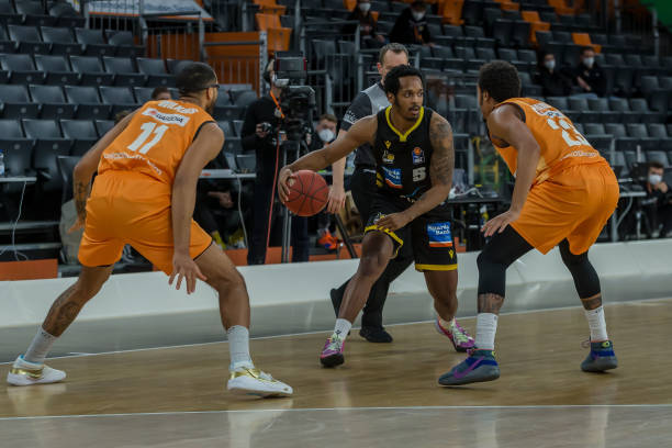 险和竞技水 险和竞技水