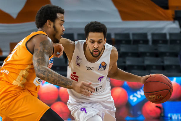 他帮助曼城 他帮助曼城